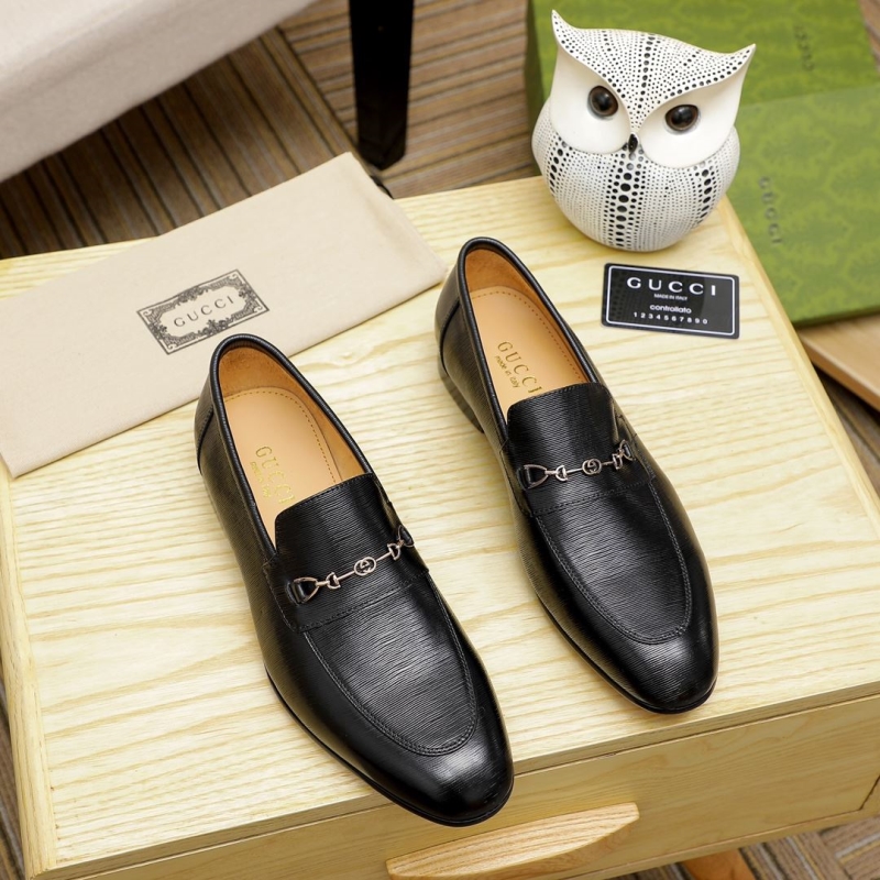 G*u*i leather shoes